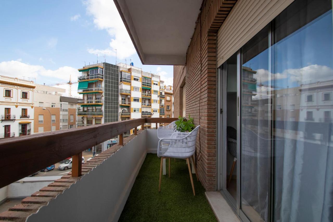 Luminoso Y Acoger Loft, Excelente Ubicacion Appartamento Siviglia Esterno foto