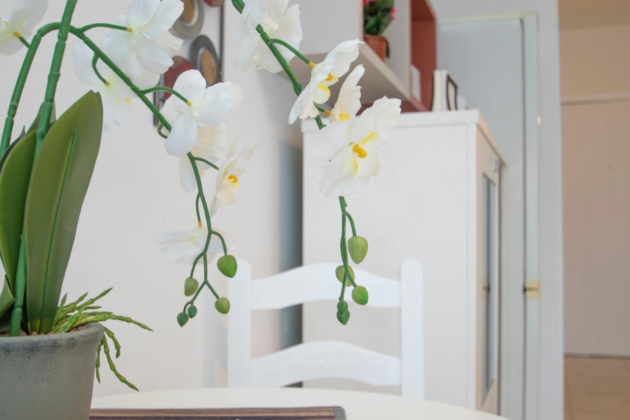 Luminoso Y Acoger Loft, Excelente Ubicacion Appartamento Siviglia Esterno foto